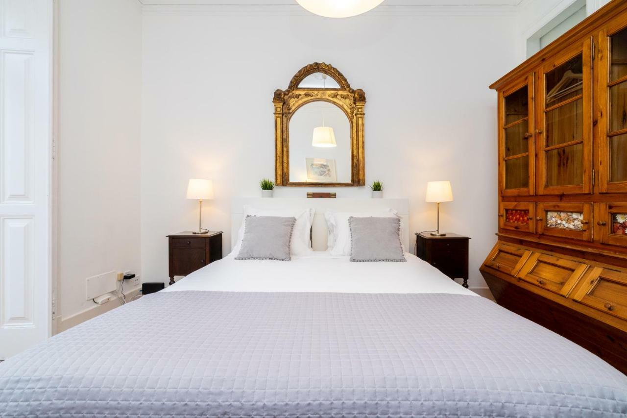 4 Bedroom Apartment On The City Center Lisboa Exteriör bild